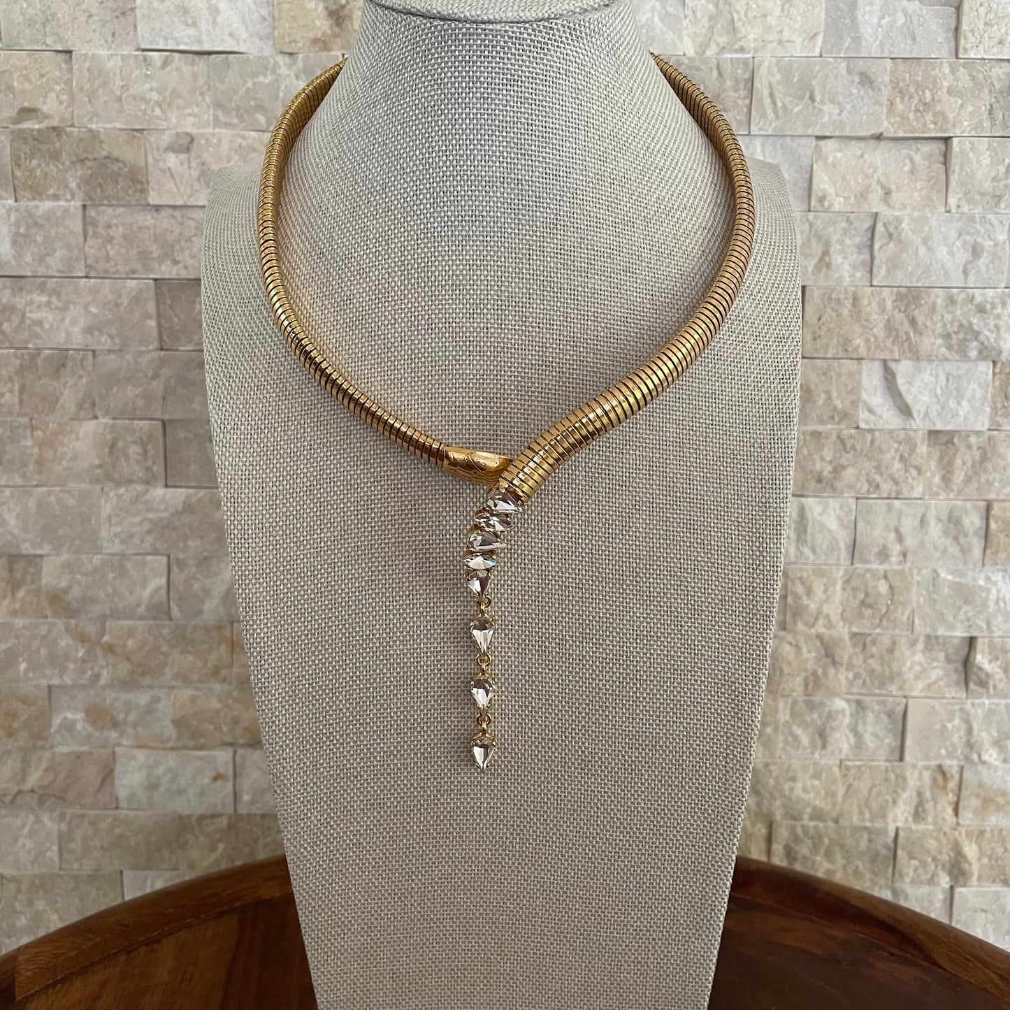 COLLAR