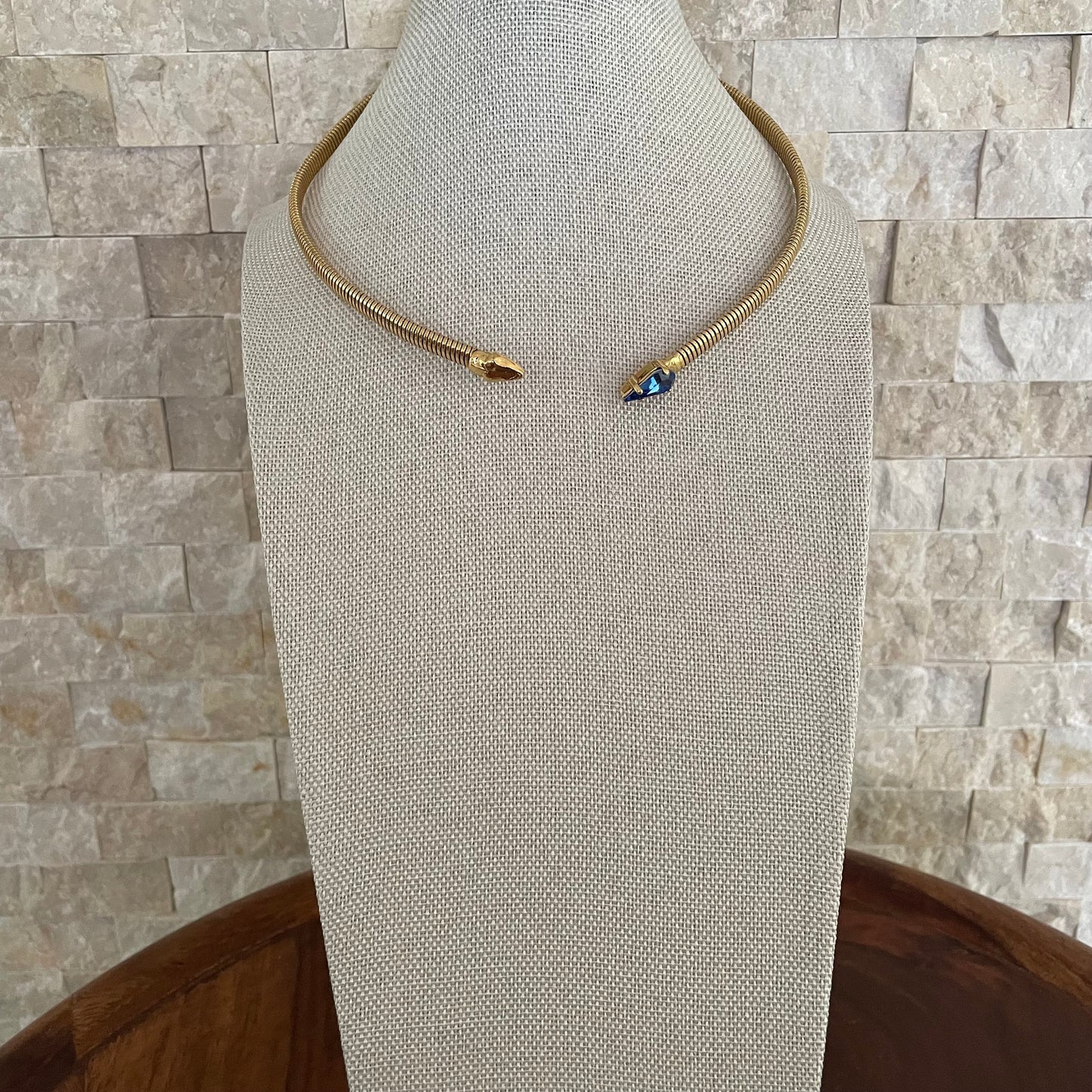 COLLAR