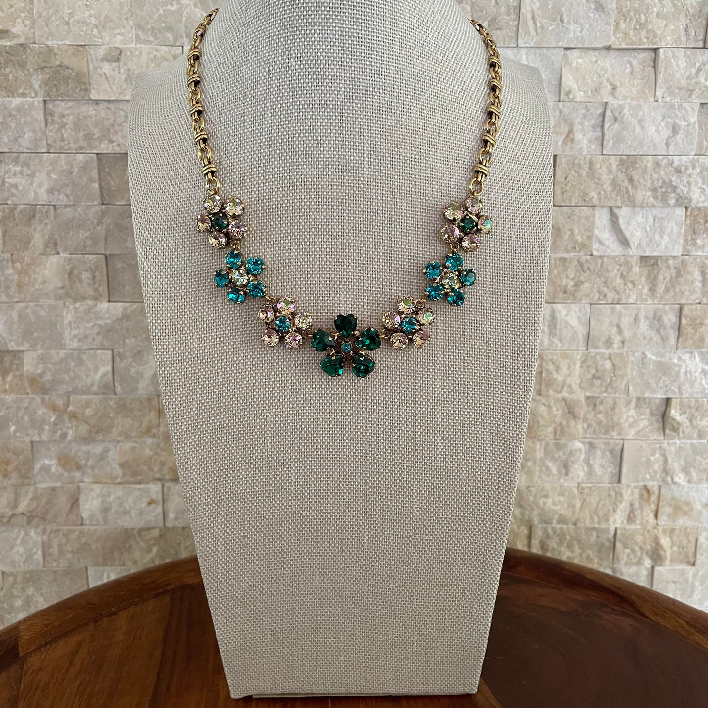 COLLAR