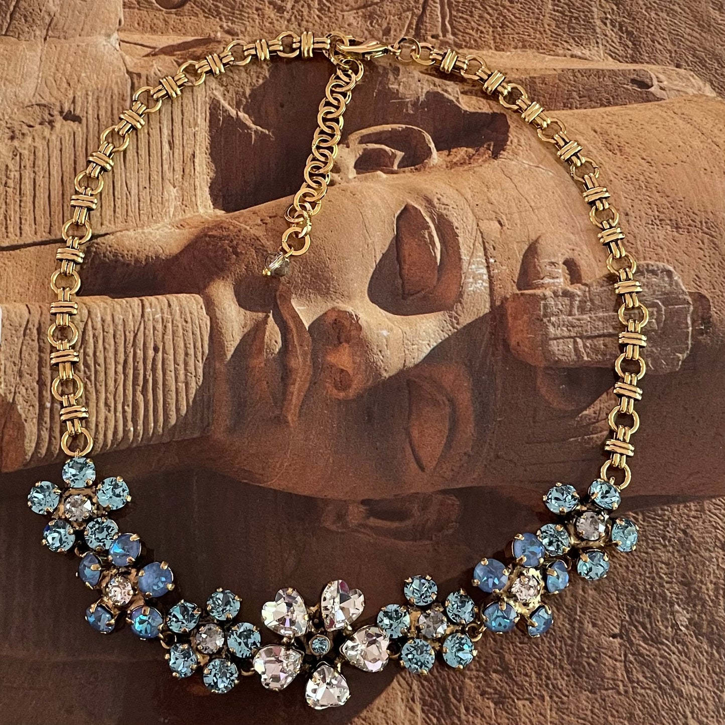 COLLAR