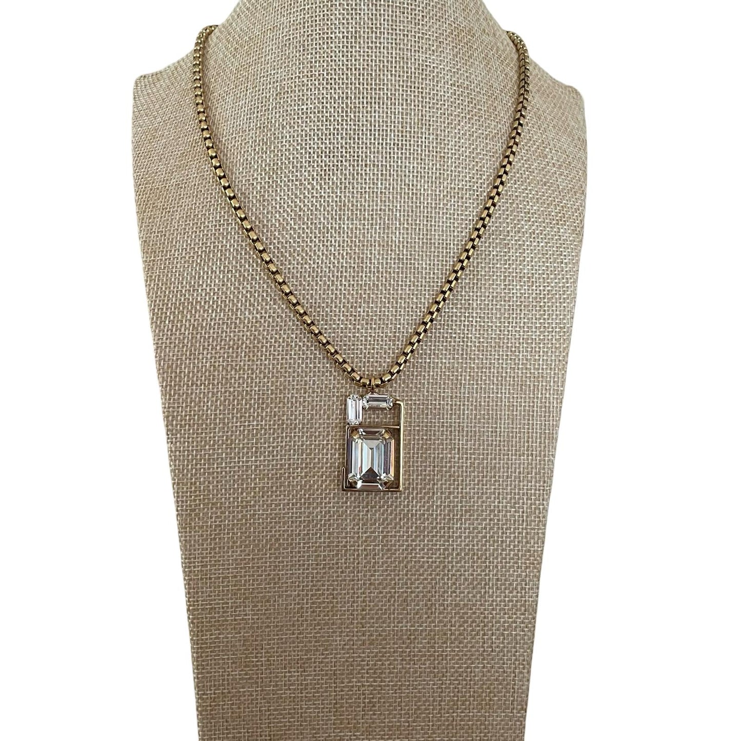 COLLAR