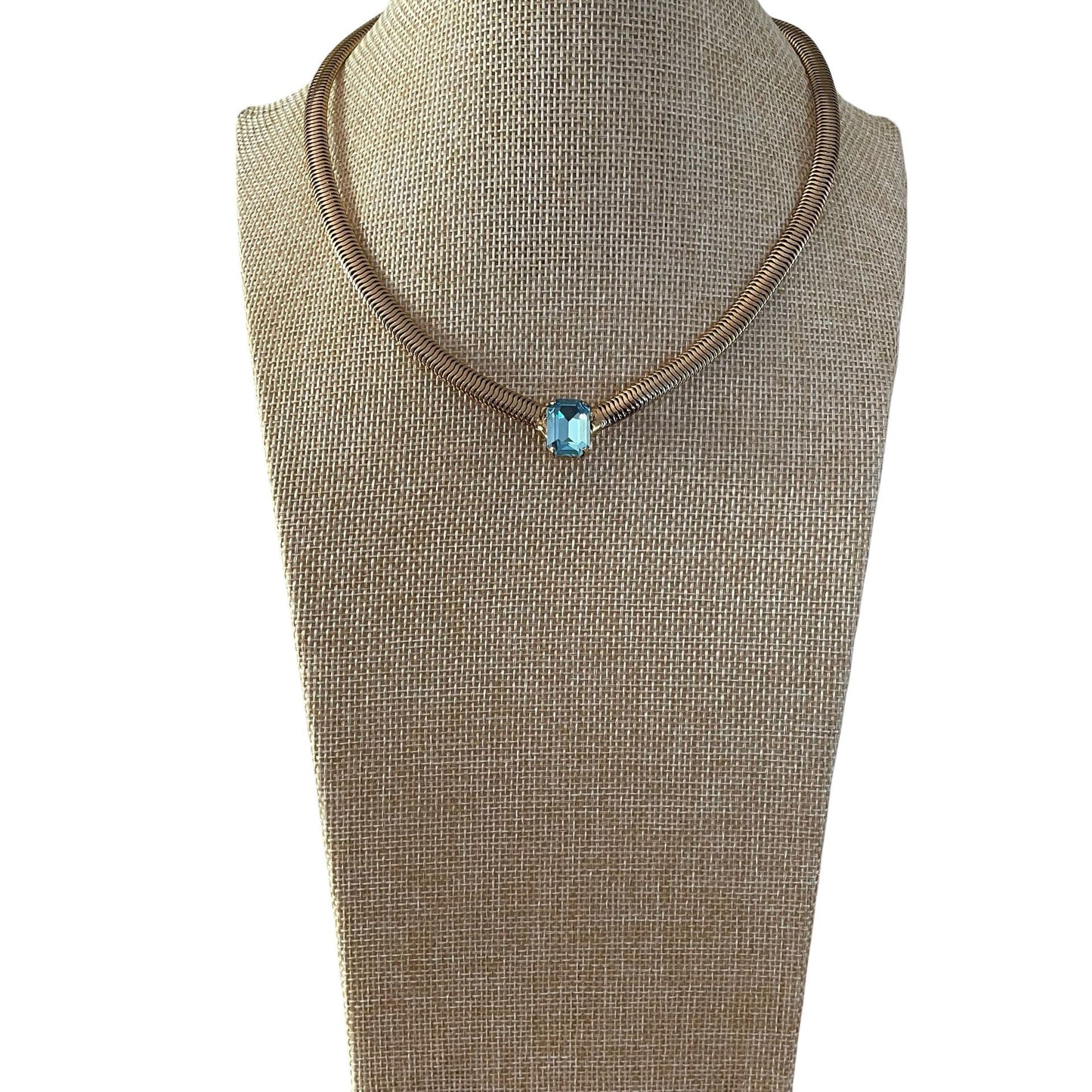COLLAR