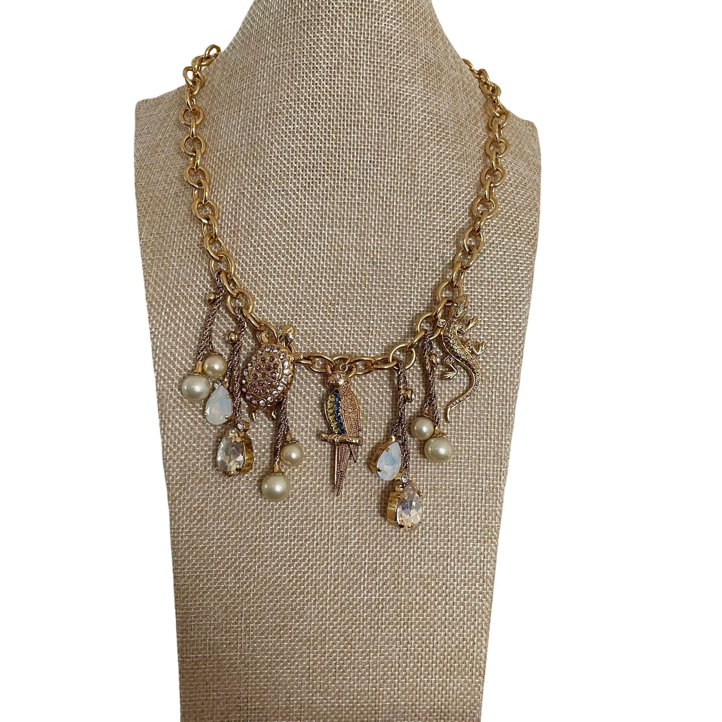 COLLAR