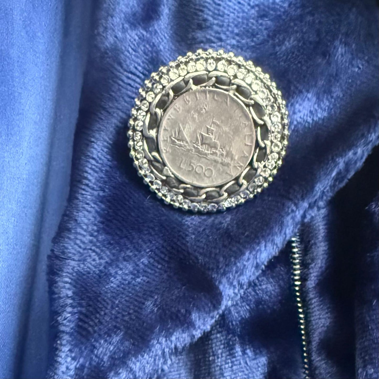 BROOCH