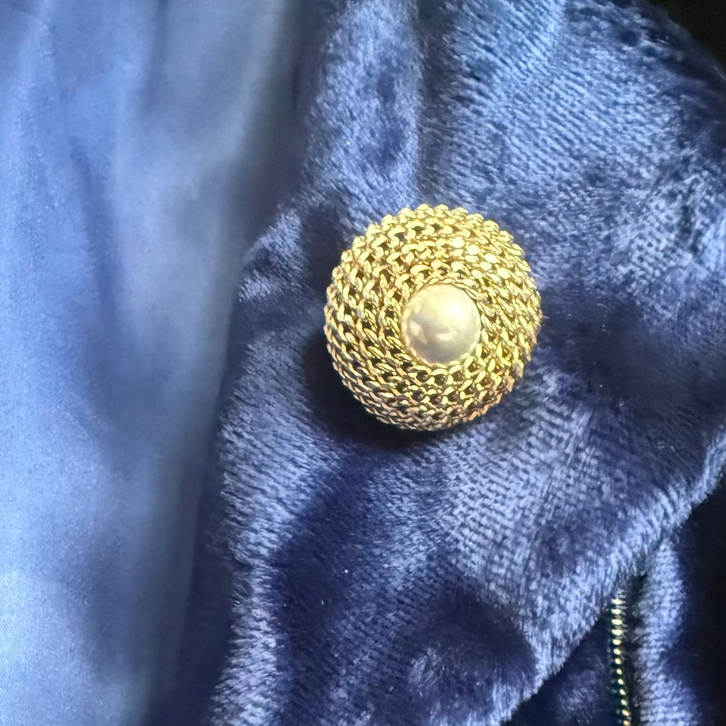 BROOCH