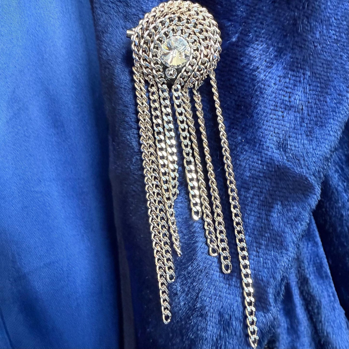 BROOCH