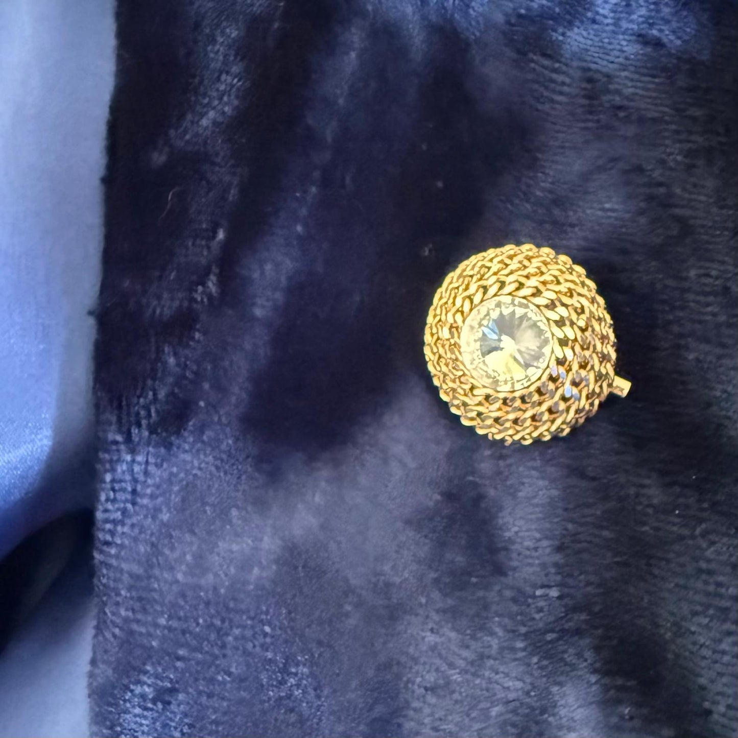 BROOCH