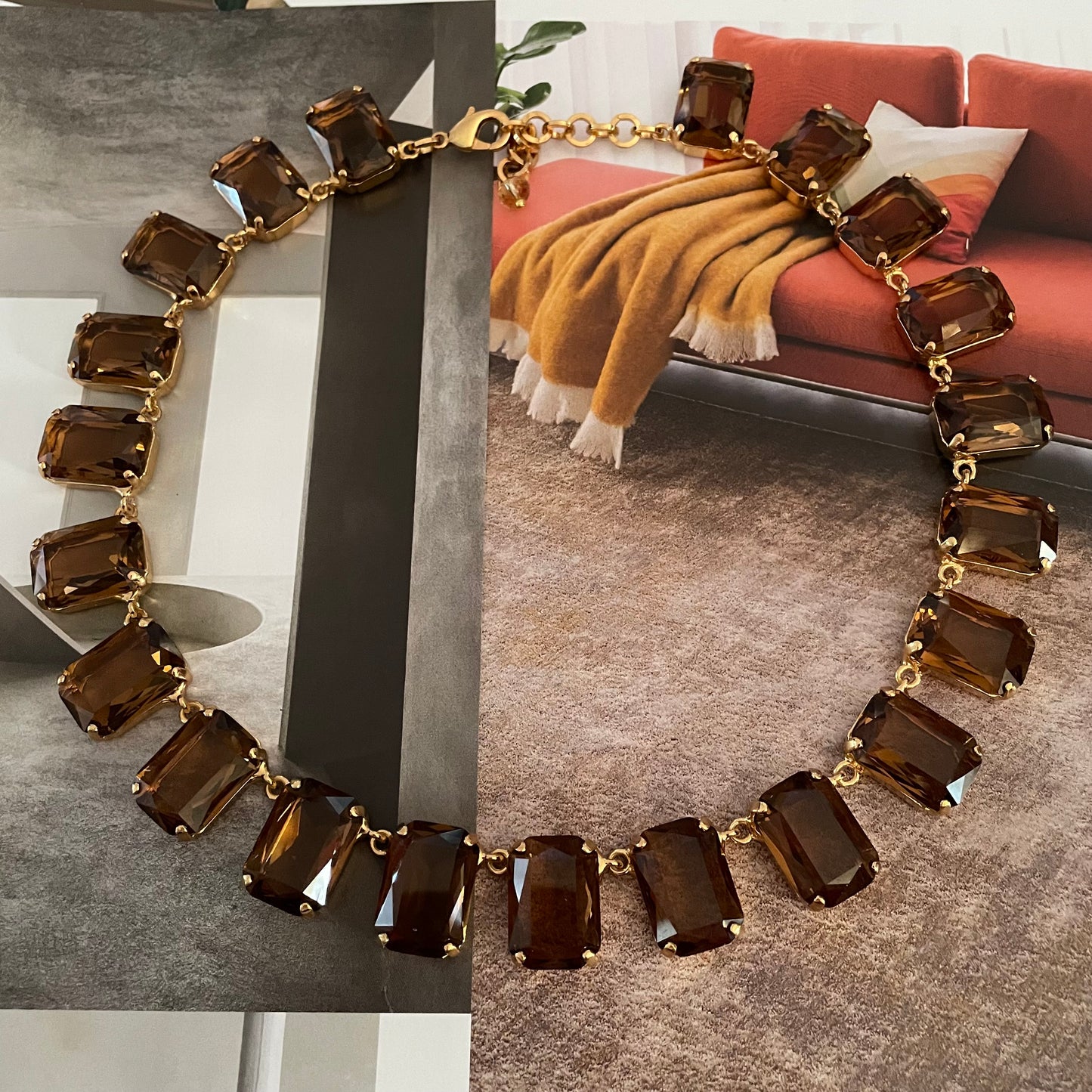 COLLAR