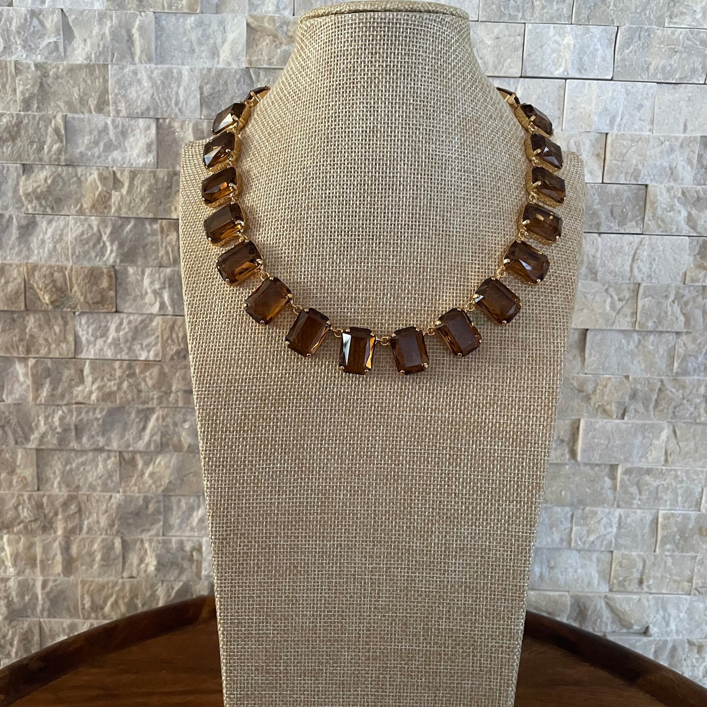 COLLAR