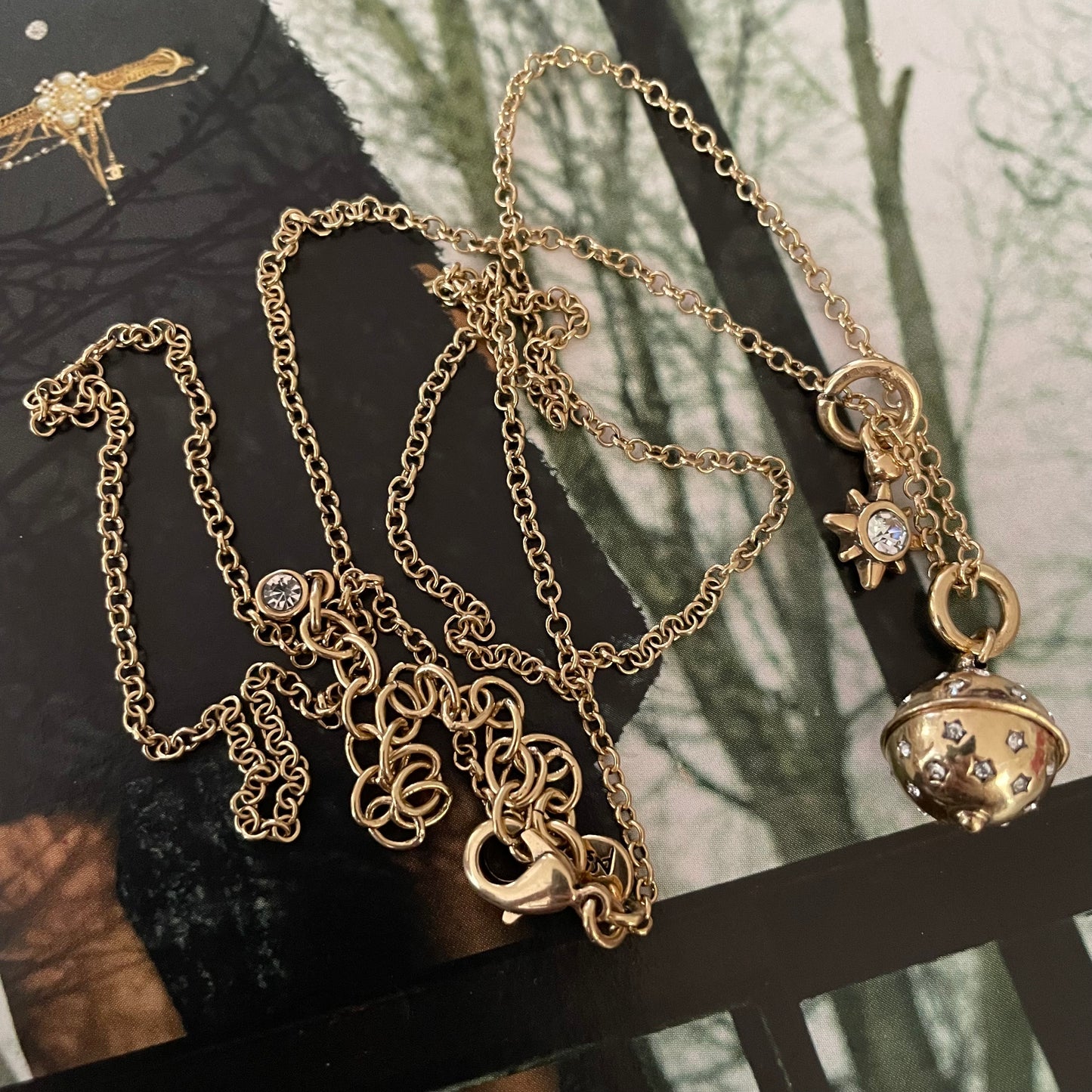 COLLAR