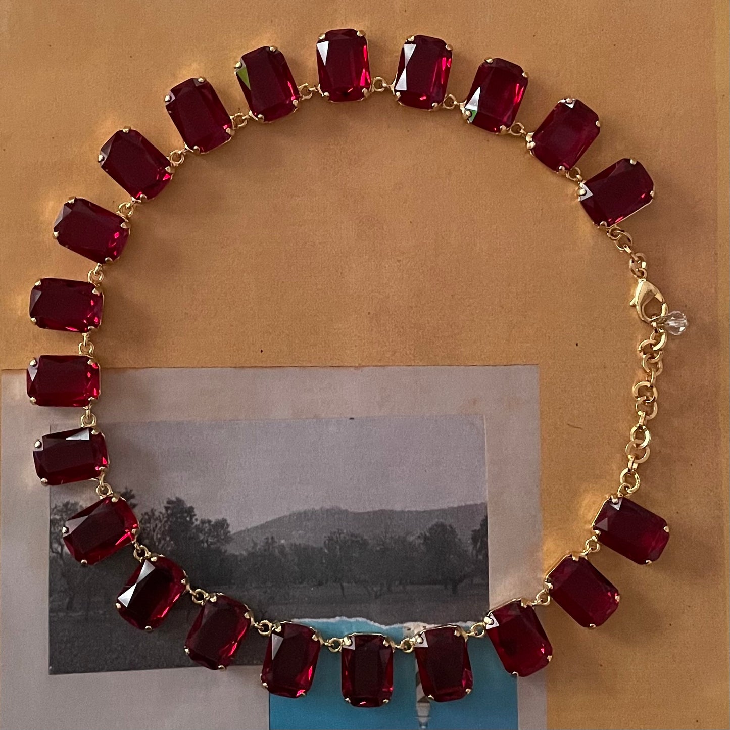 COLLAR