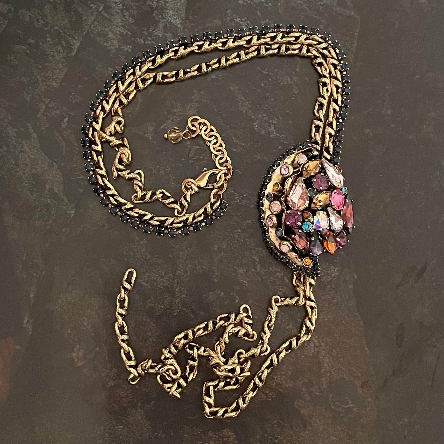COLLAR