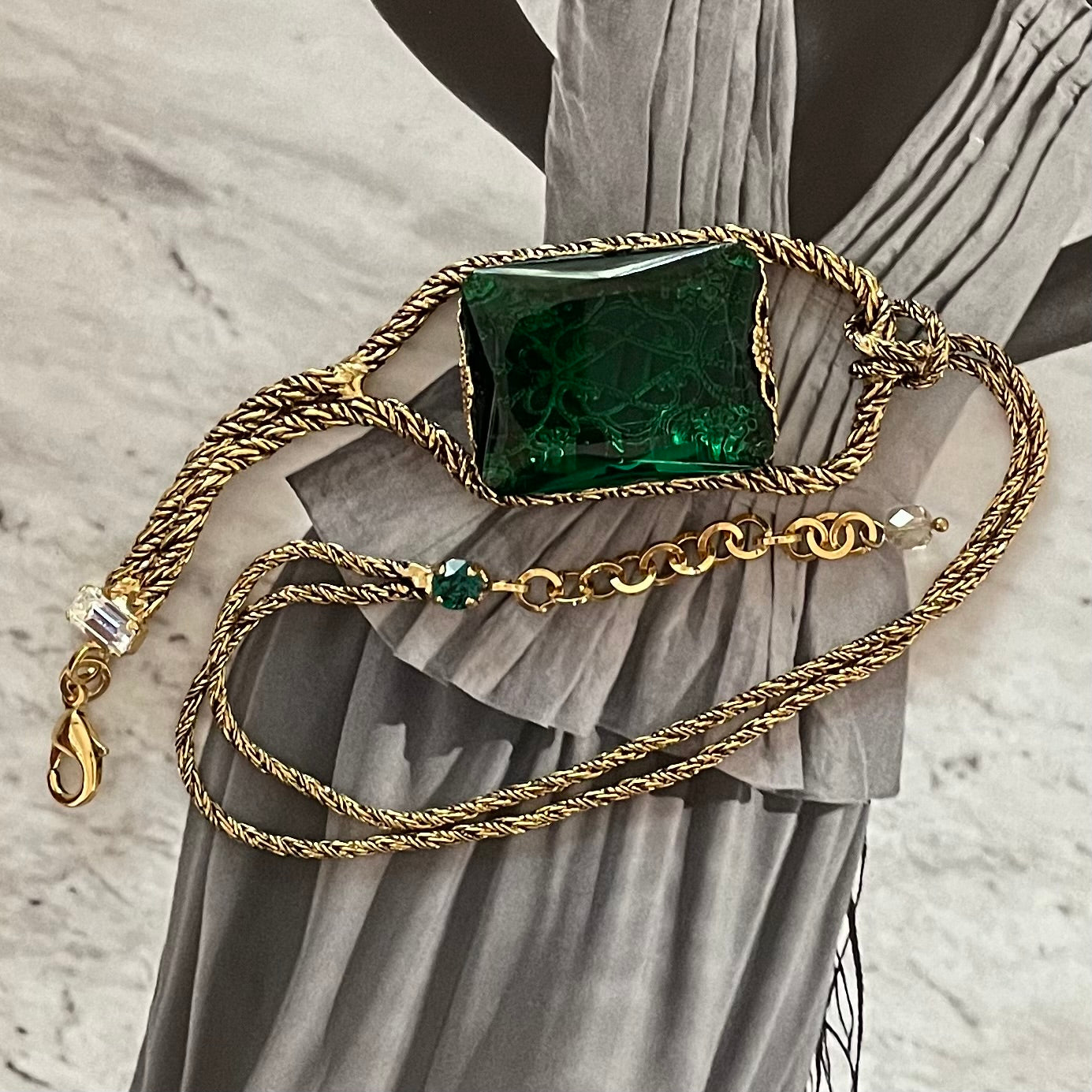 BRACELET