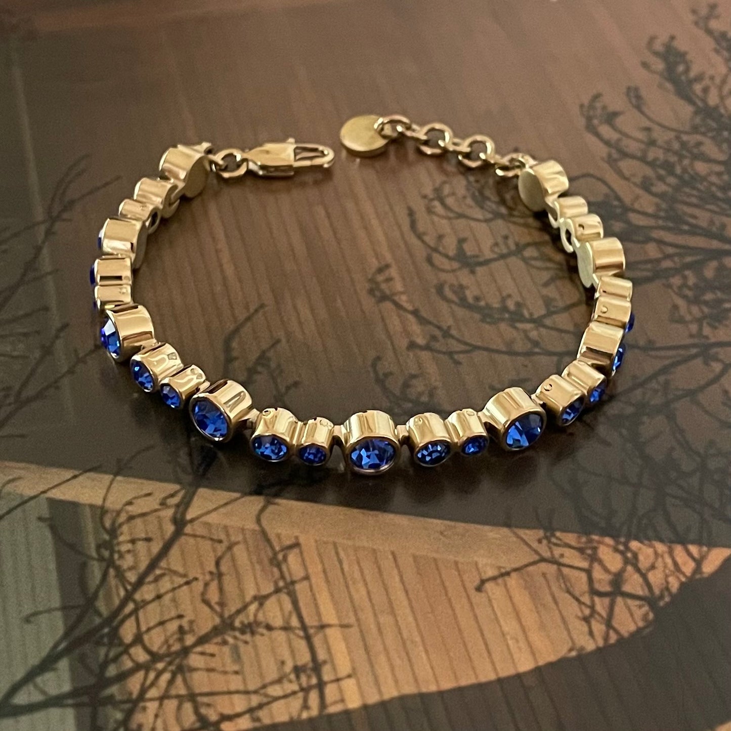 BRACELET
