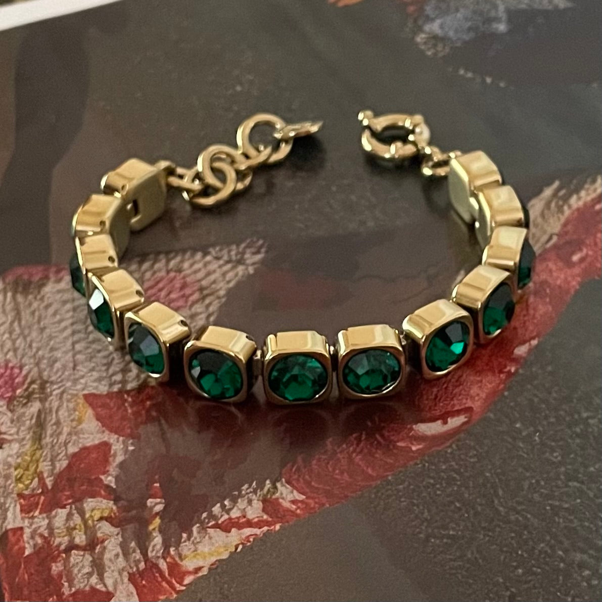 BRACELET