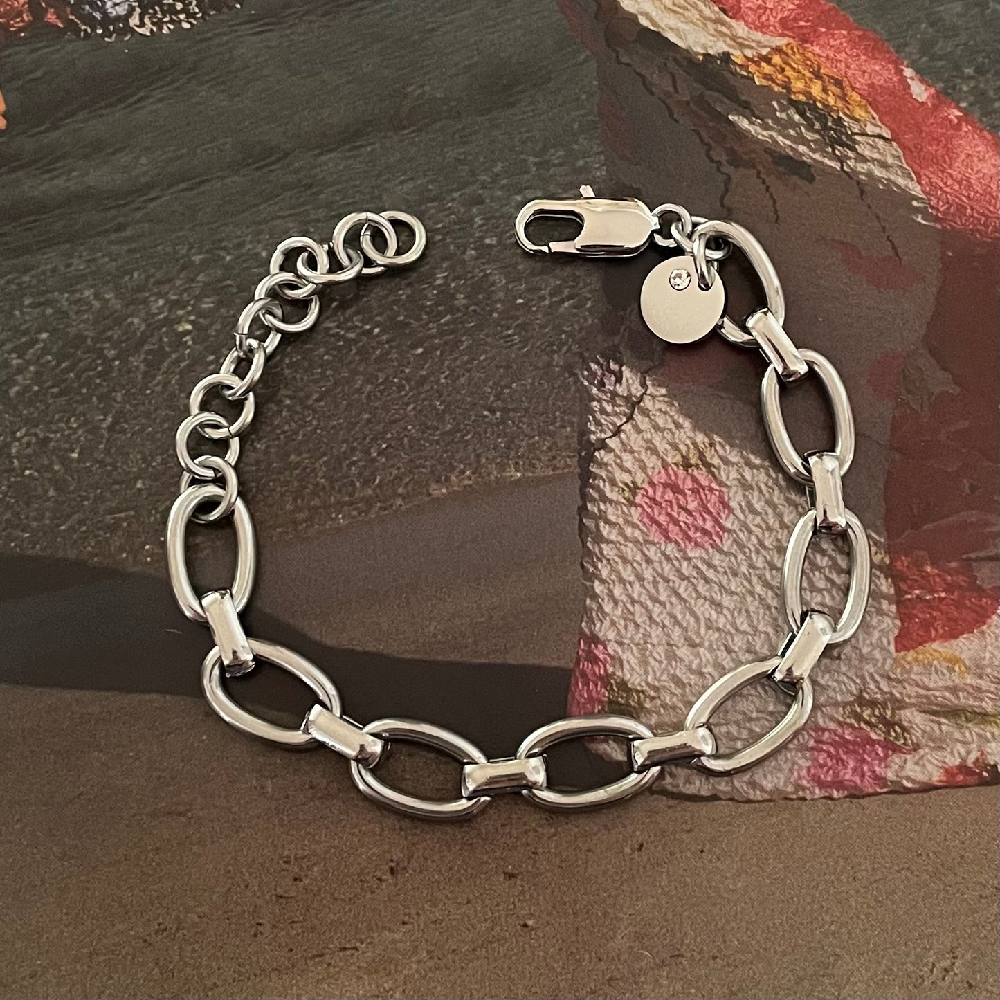BRACELET