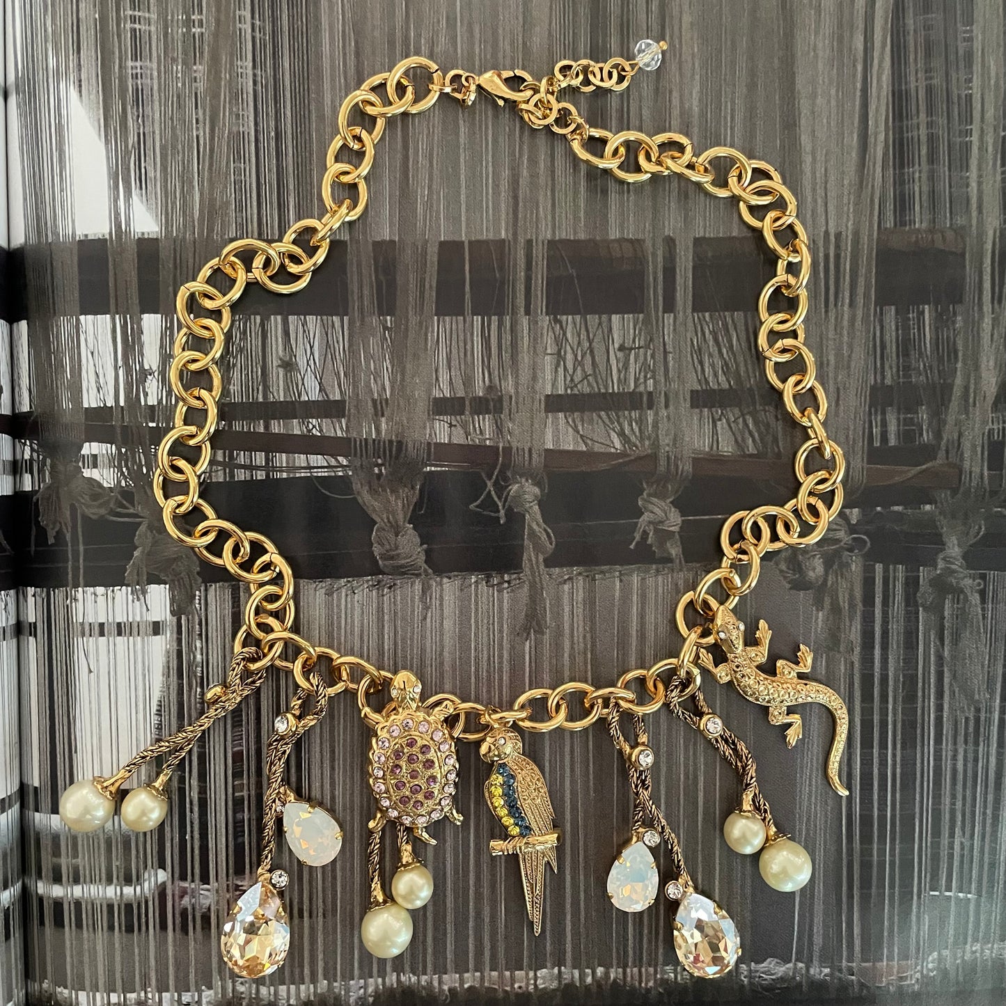 COLLAR