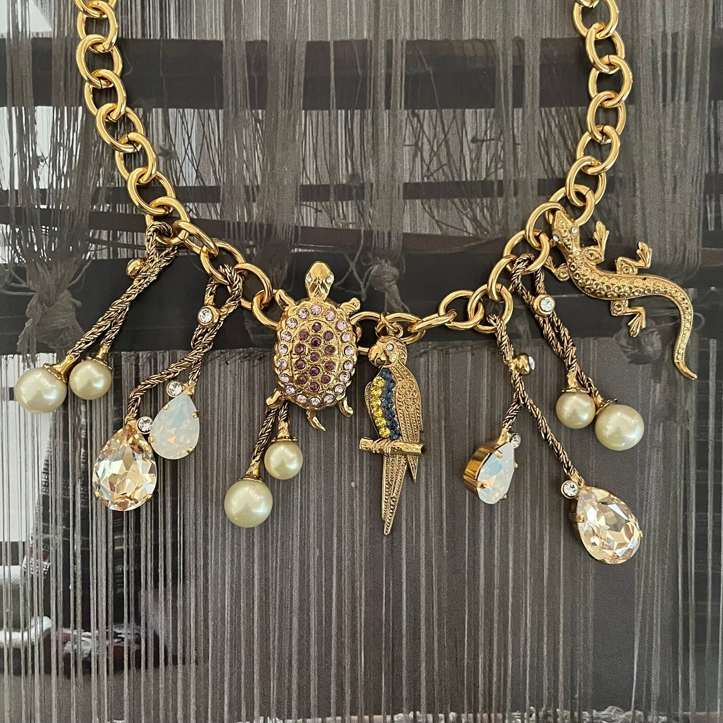 COLLAR