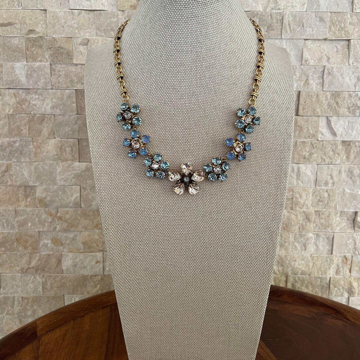 COLLAR