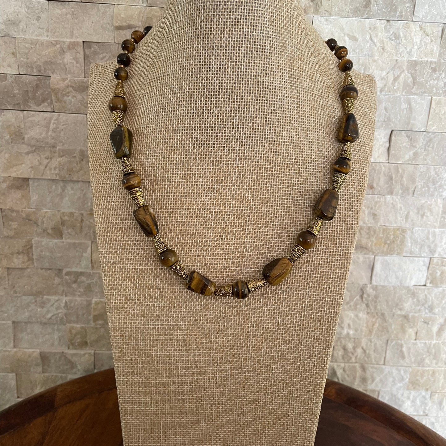 COLLAR