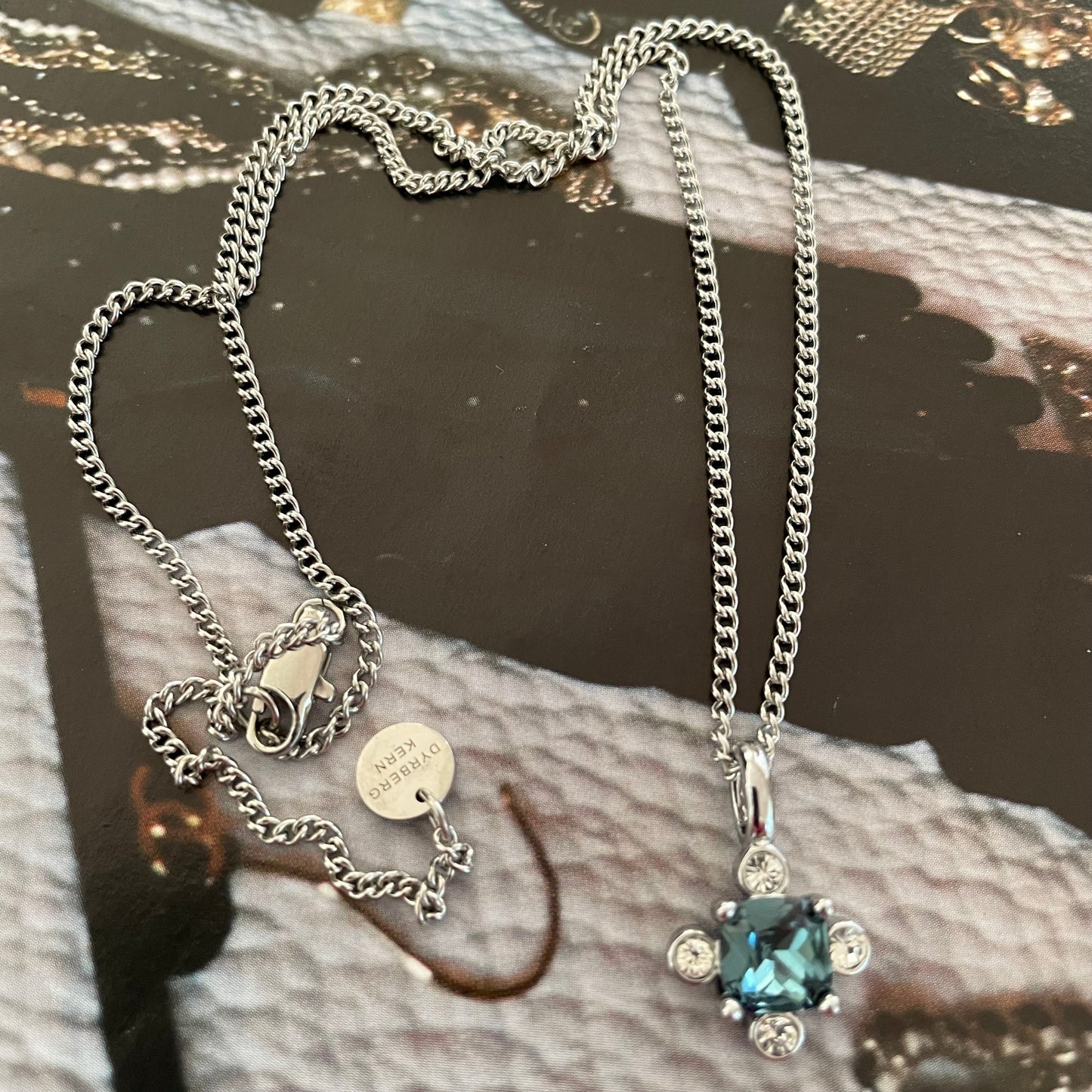 COLLAR