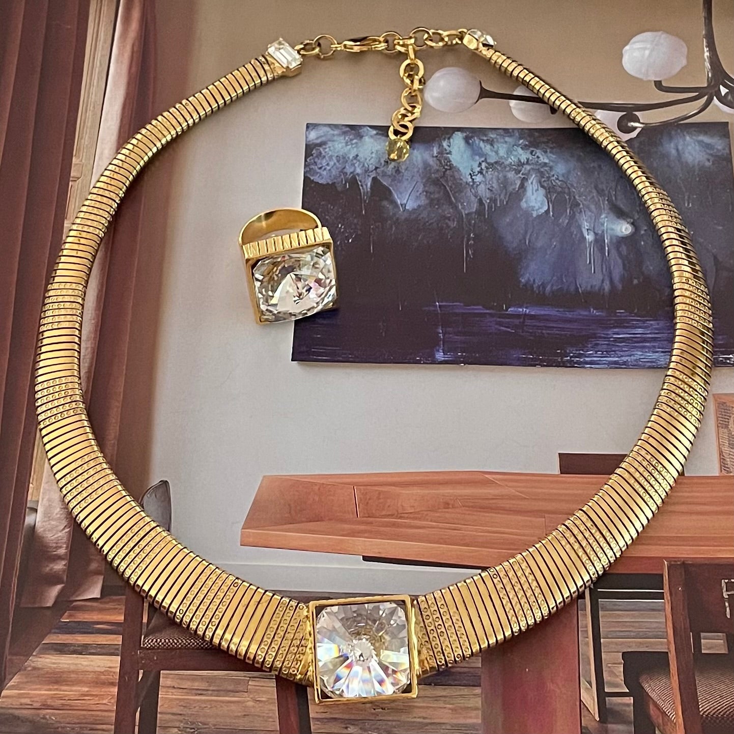 COLLAR