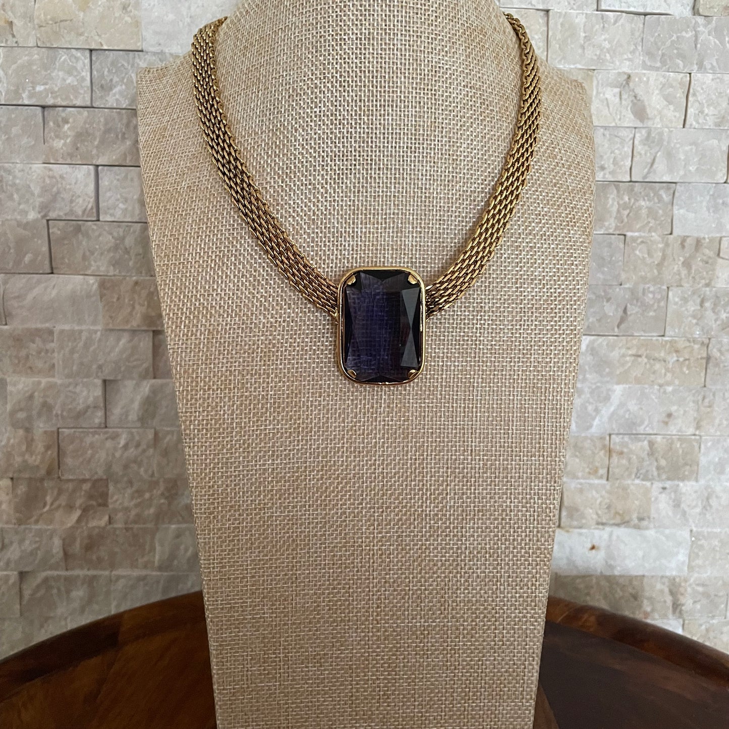 COLLAR