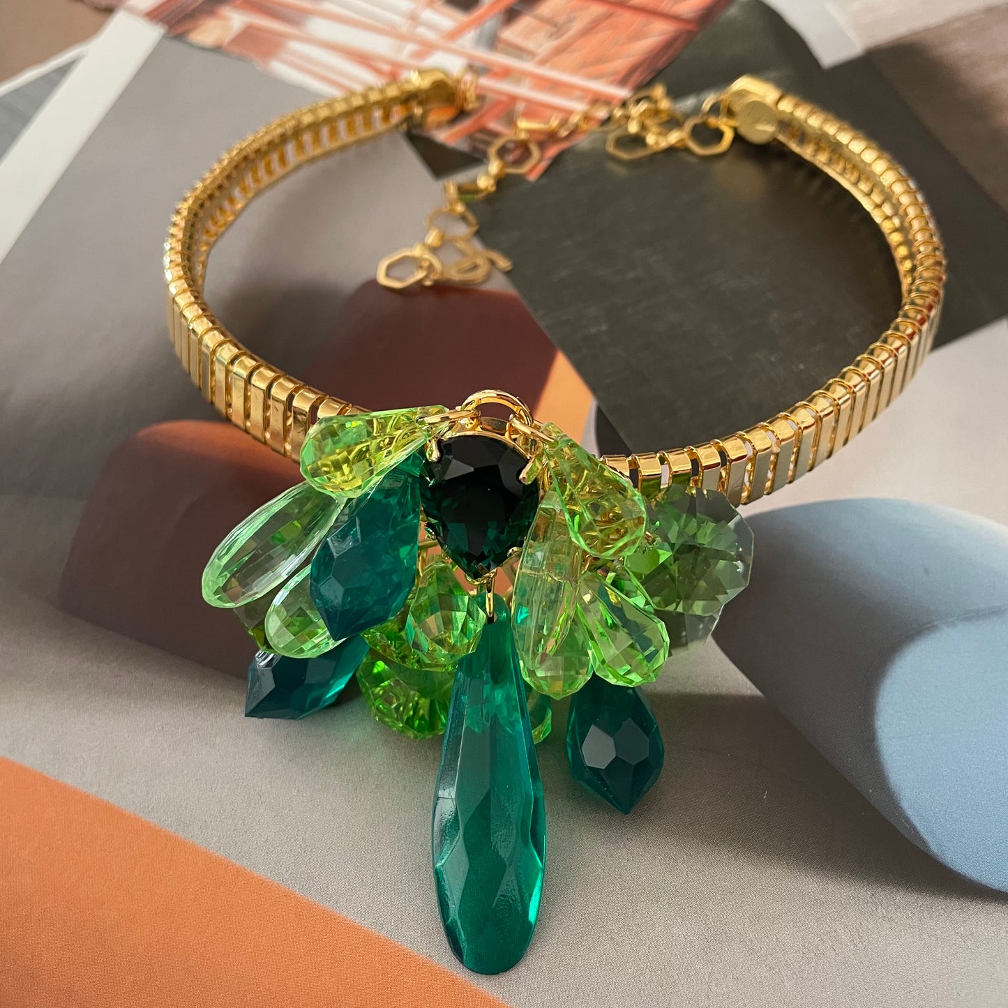 COLLAR