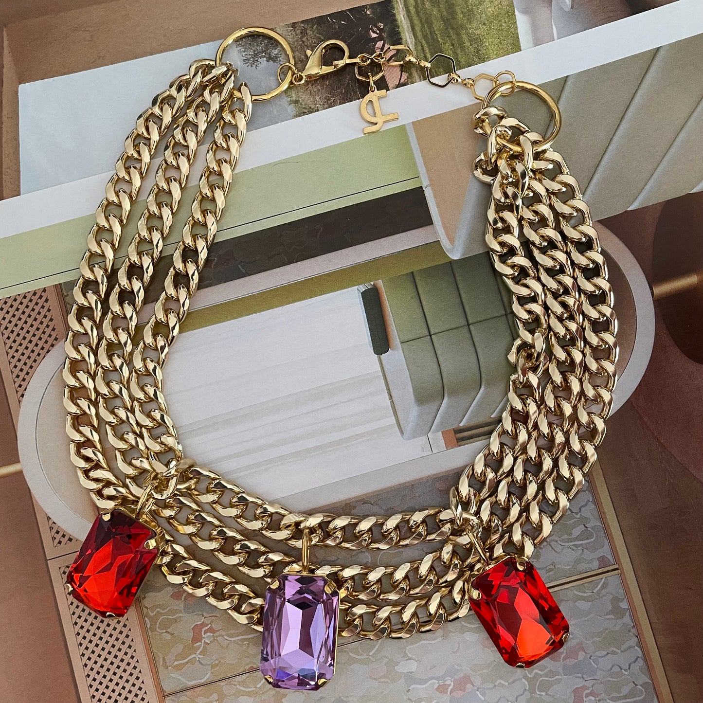 COLLAR