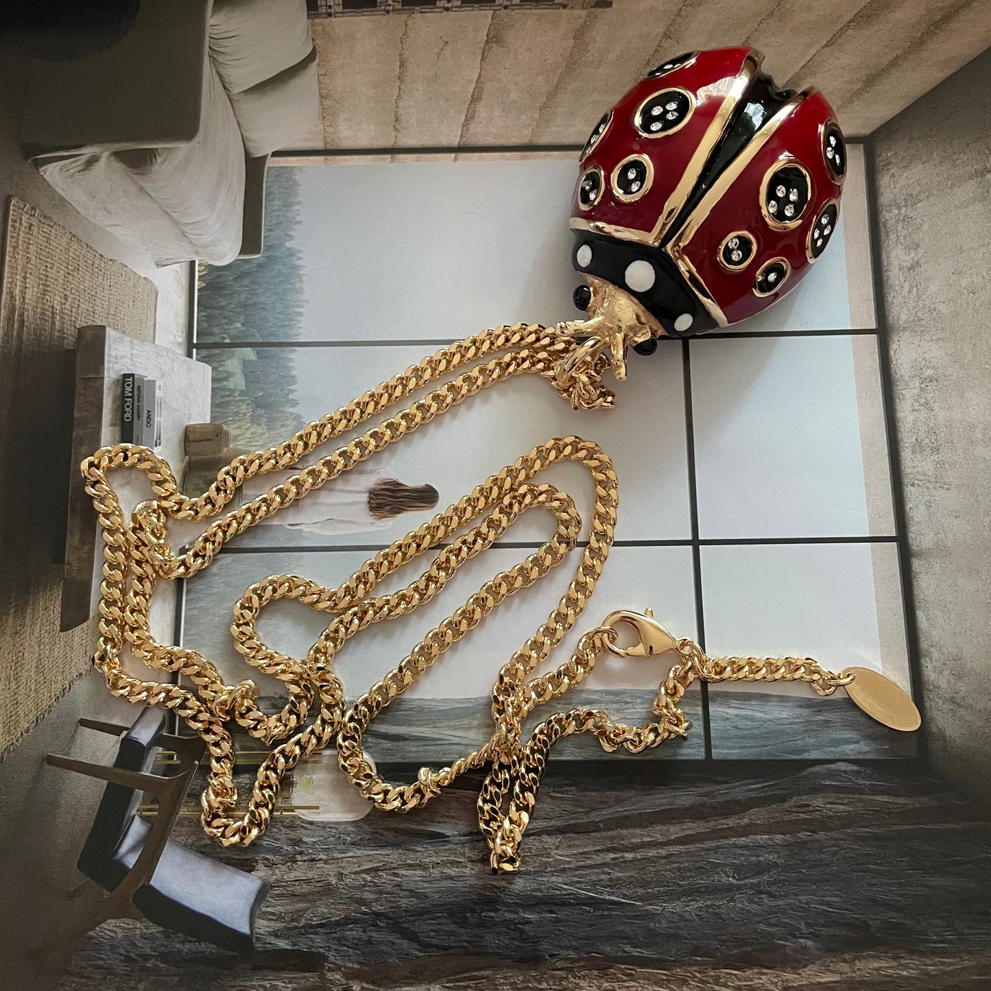 COLLAR