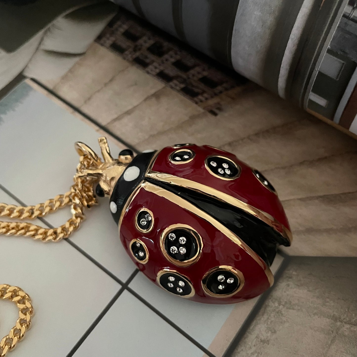 COLLAR