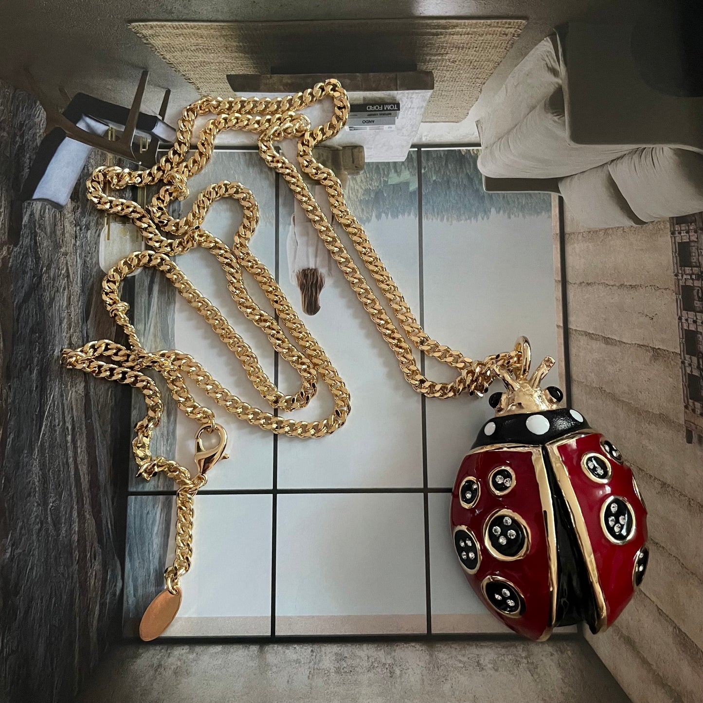 COLLAR