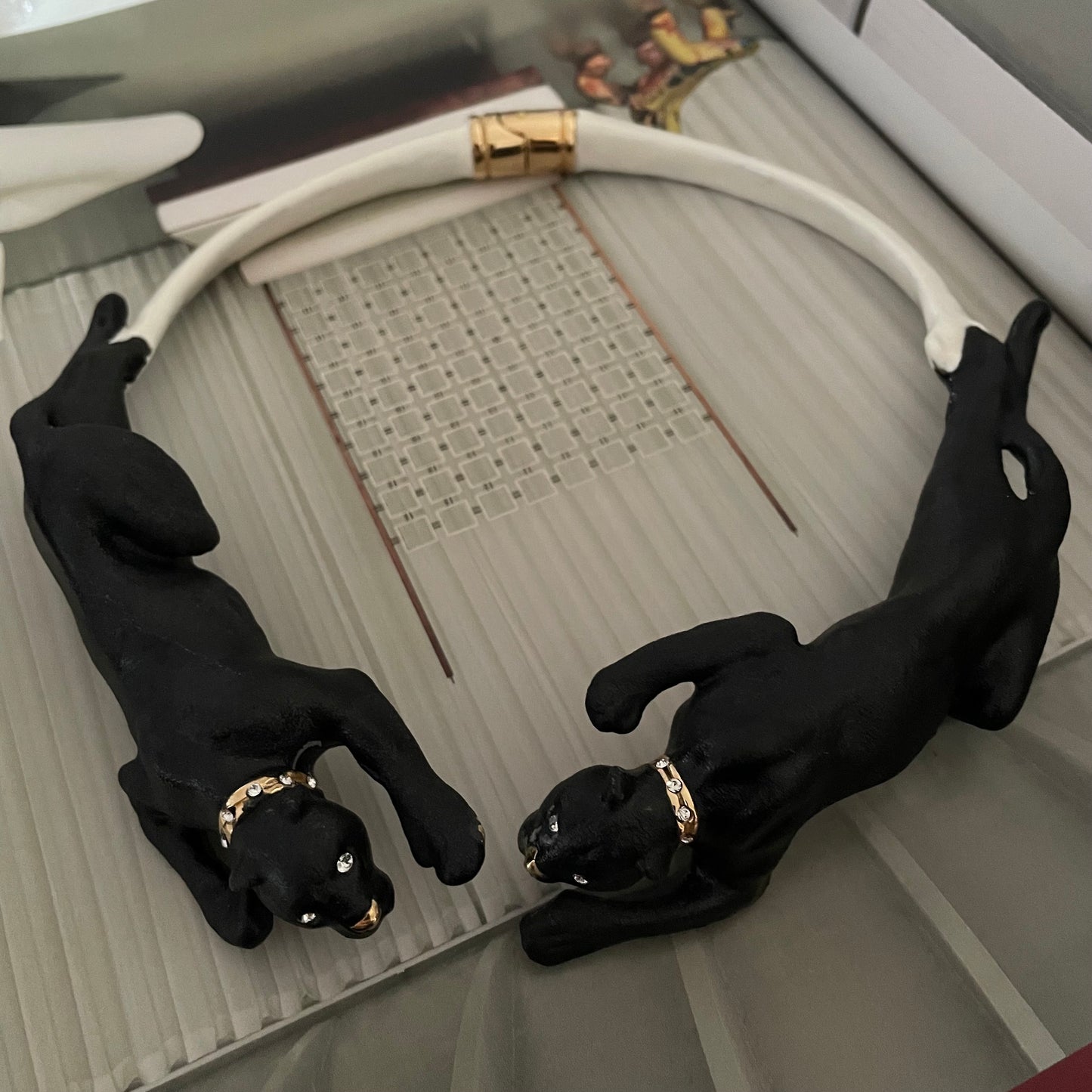 COLLAR