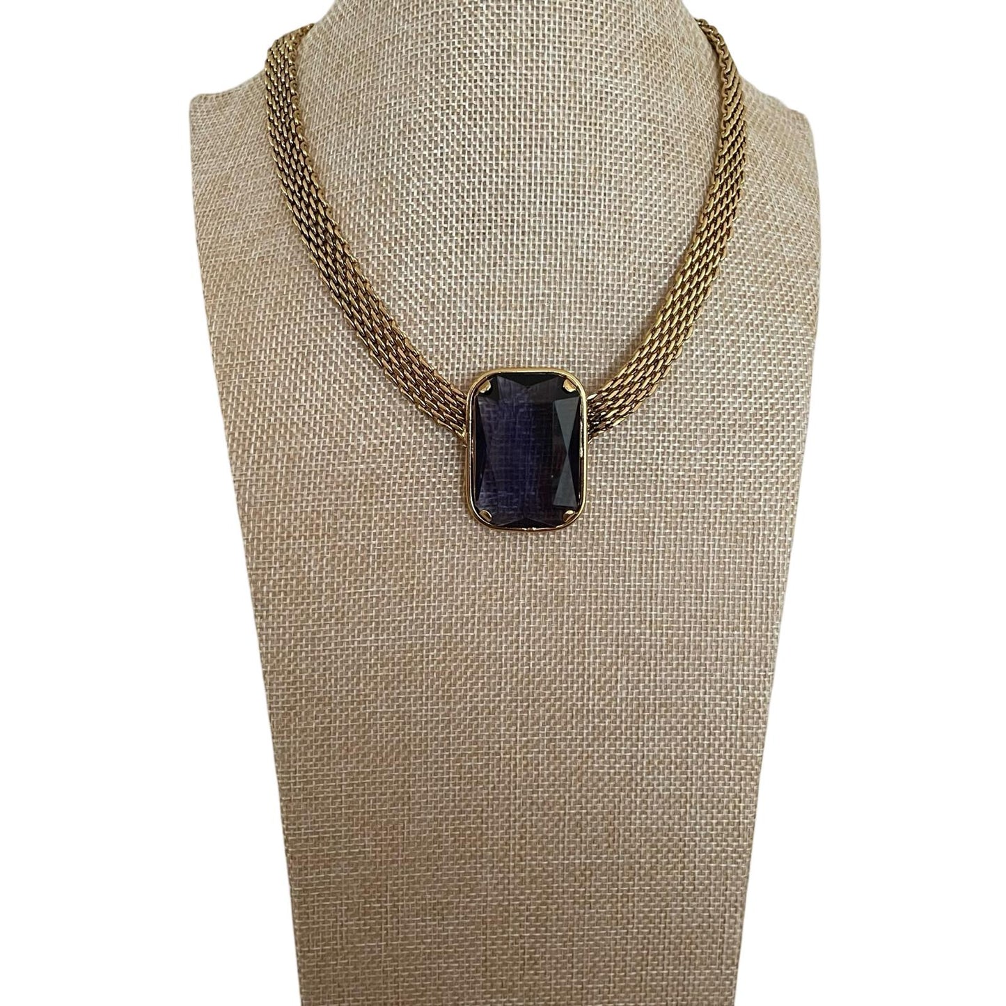 COLLAR