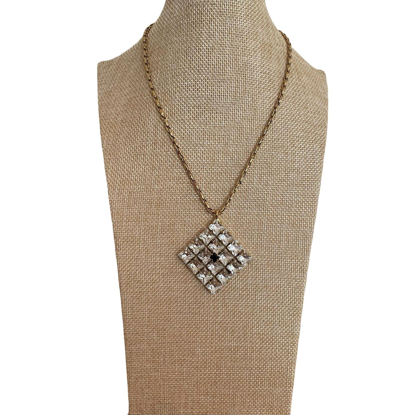 COLLAR