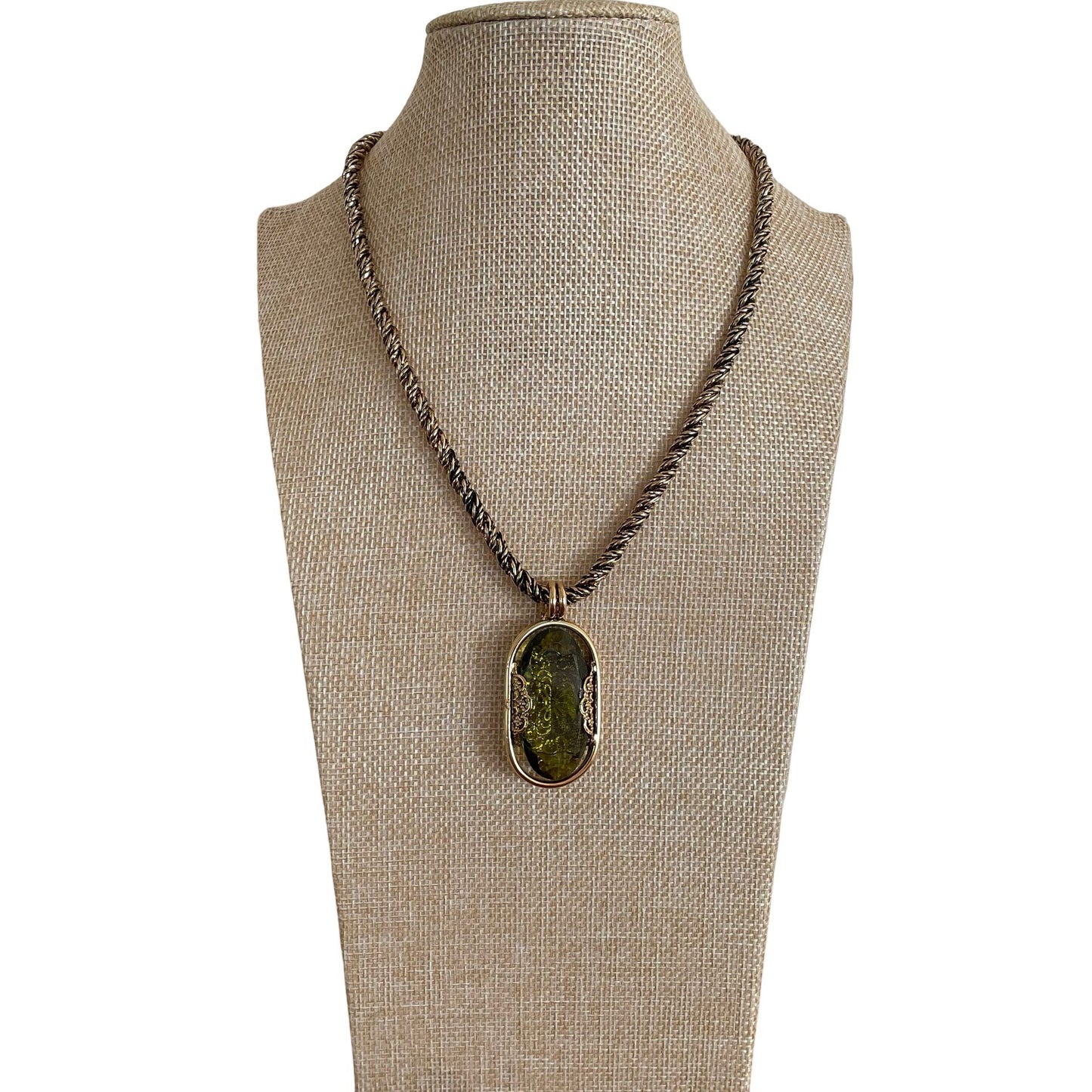 COLLAR