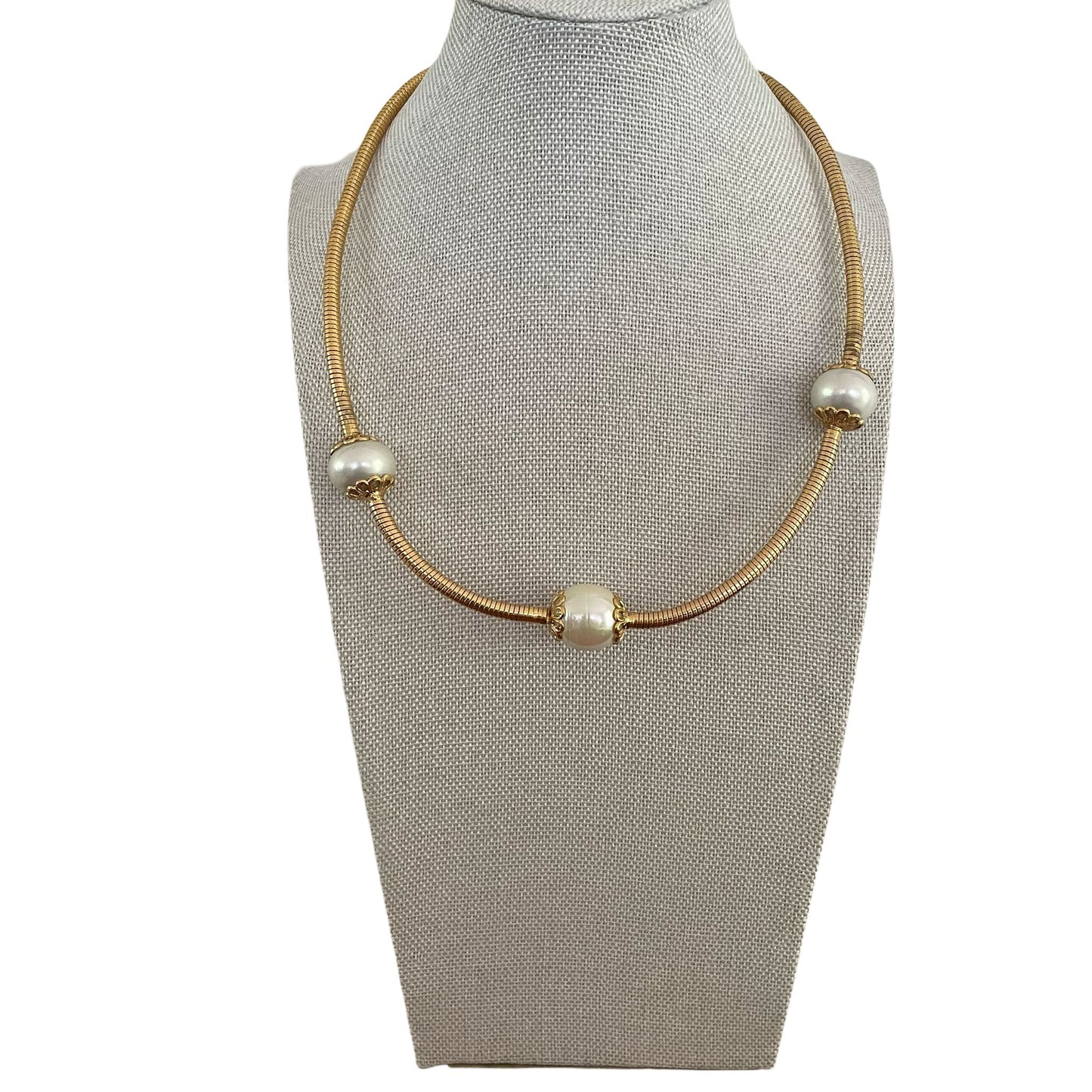 COLLAR