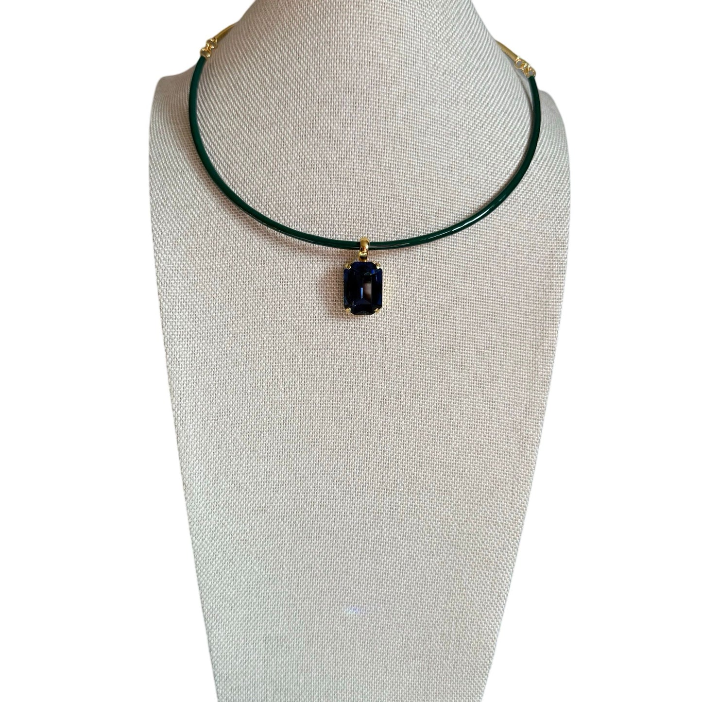 COLLAR