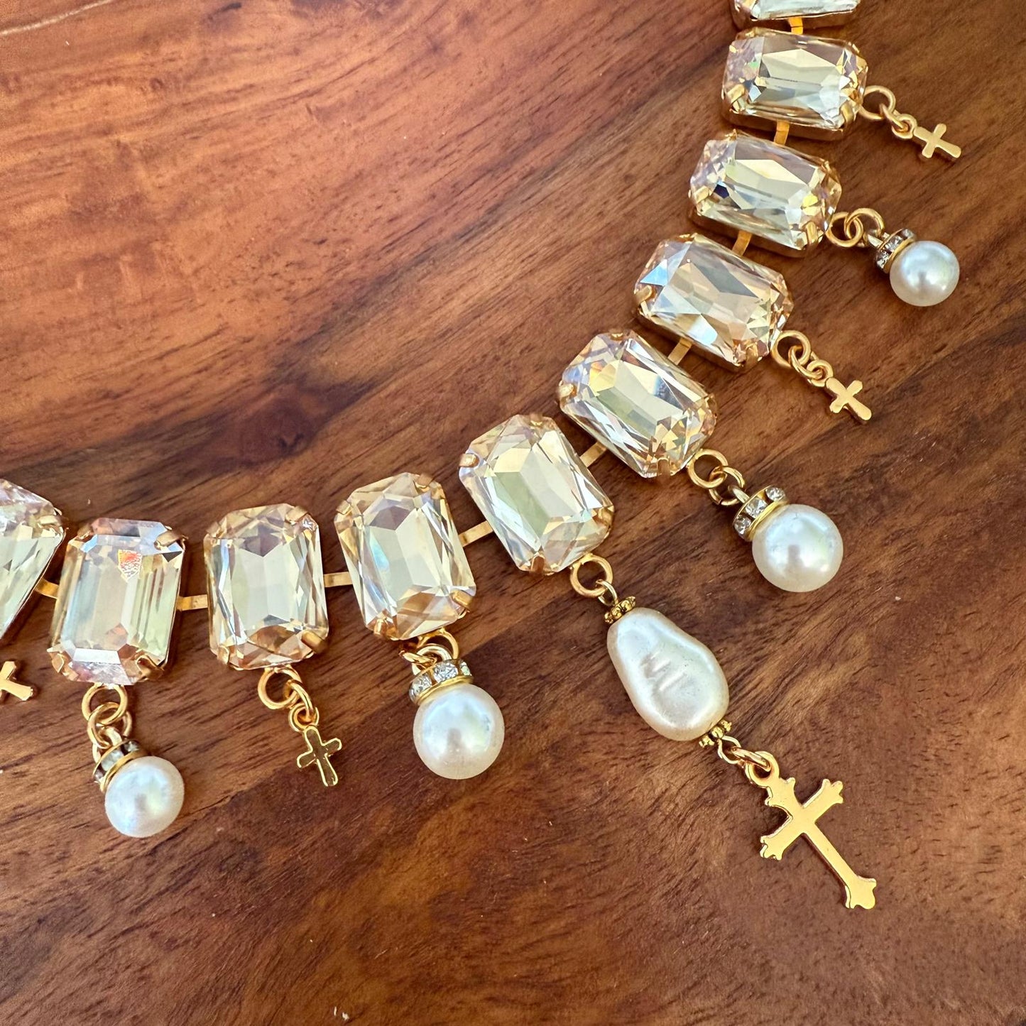 COLLAR