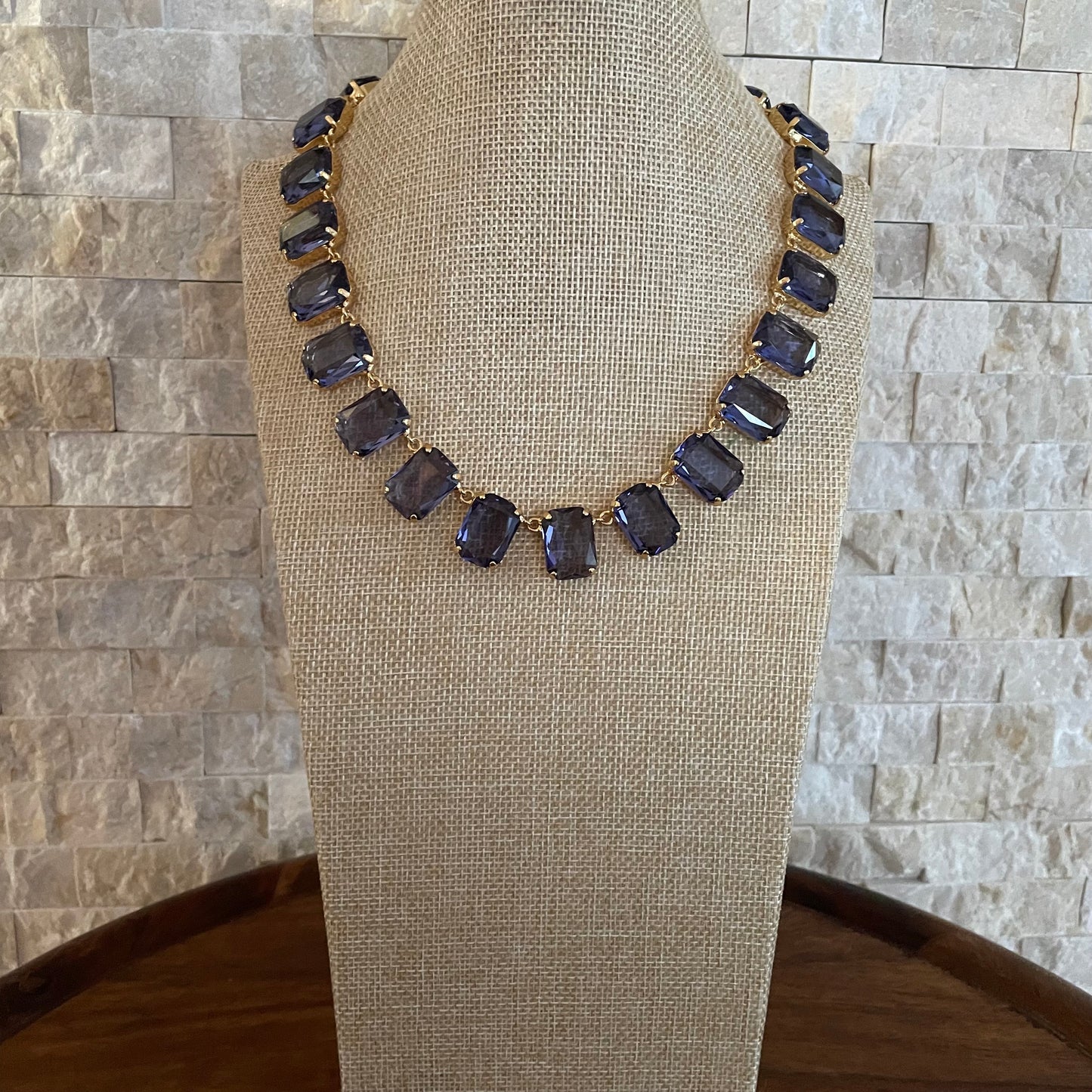 COLLAR