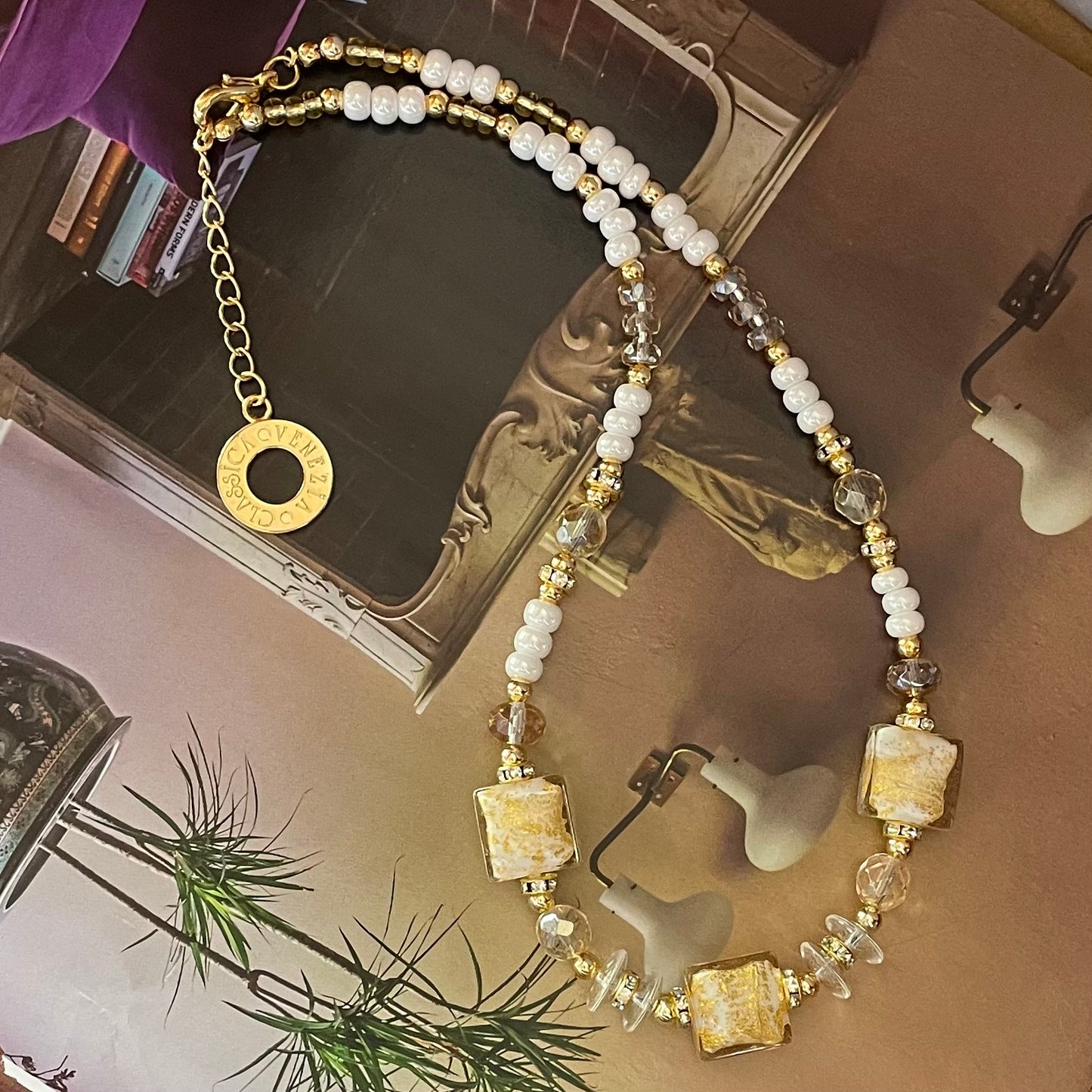 COLLAR