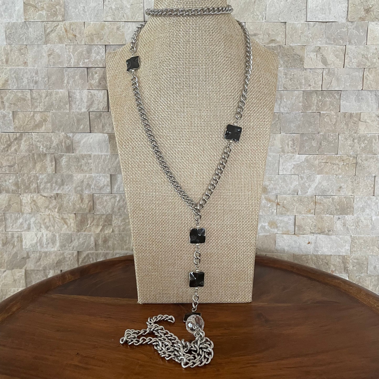 COLLAR
