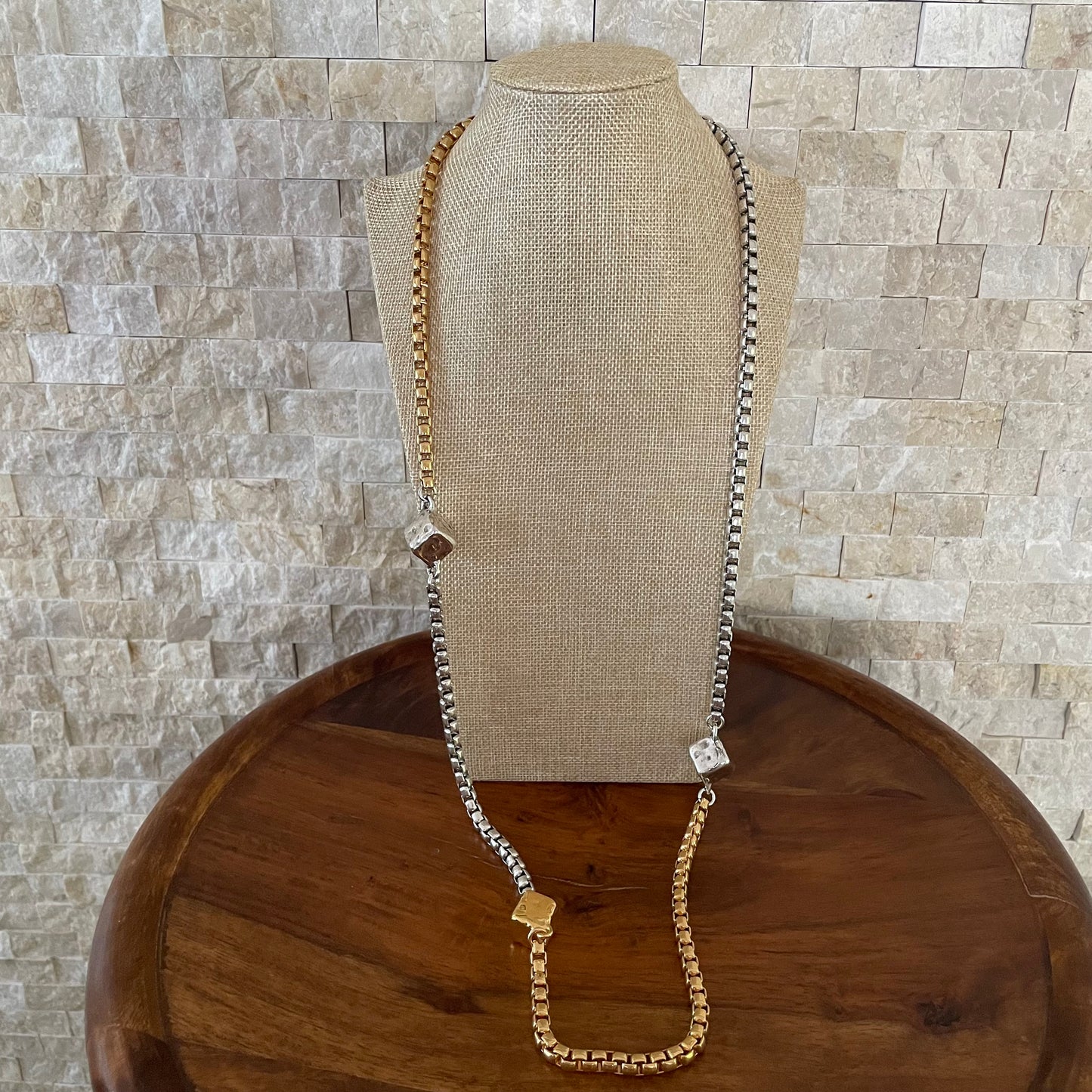 COLLAR